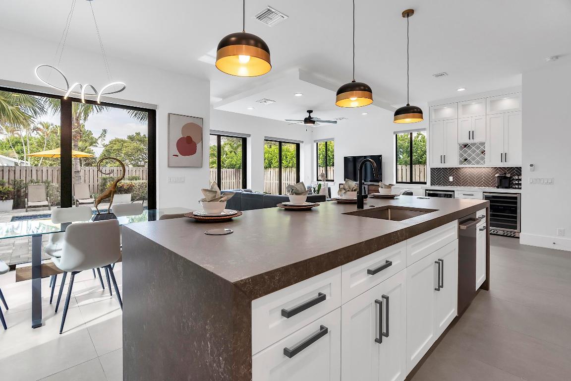 NORTH LAKE WORTH - Residential