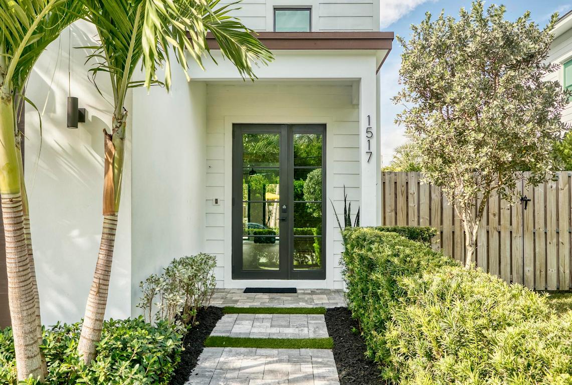 NORTH LAKE WORTH - Residential