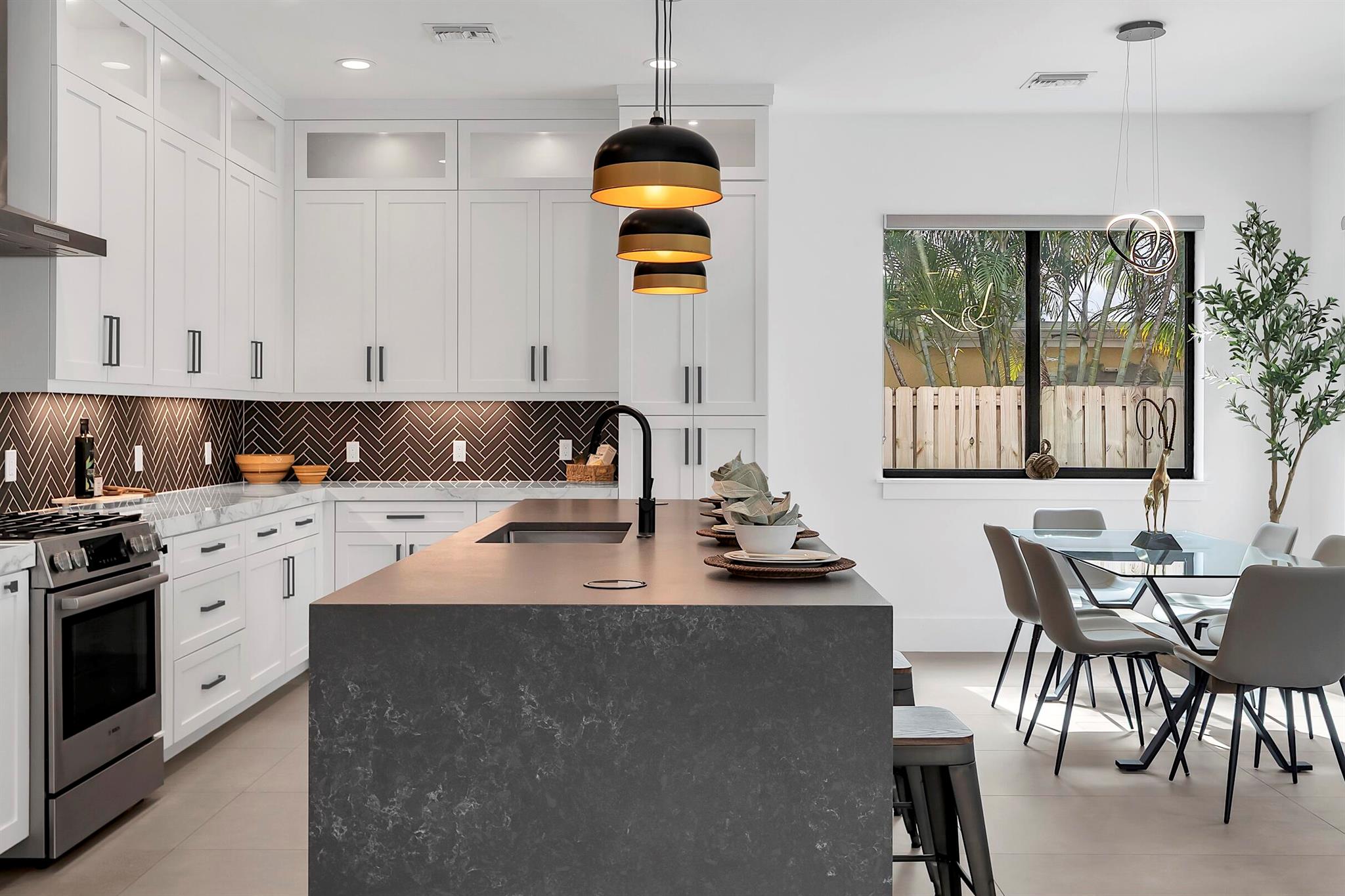 NORTH LAKE WORTH - Residential