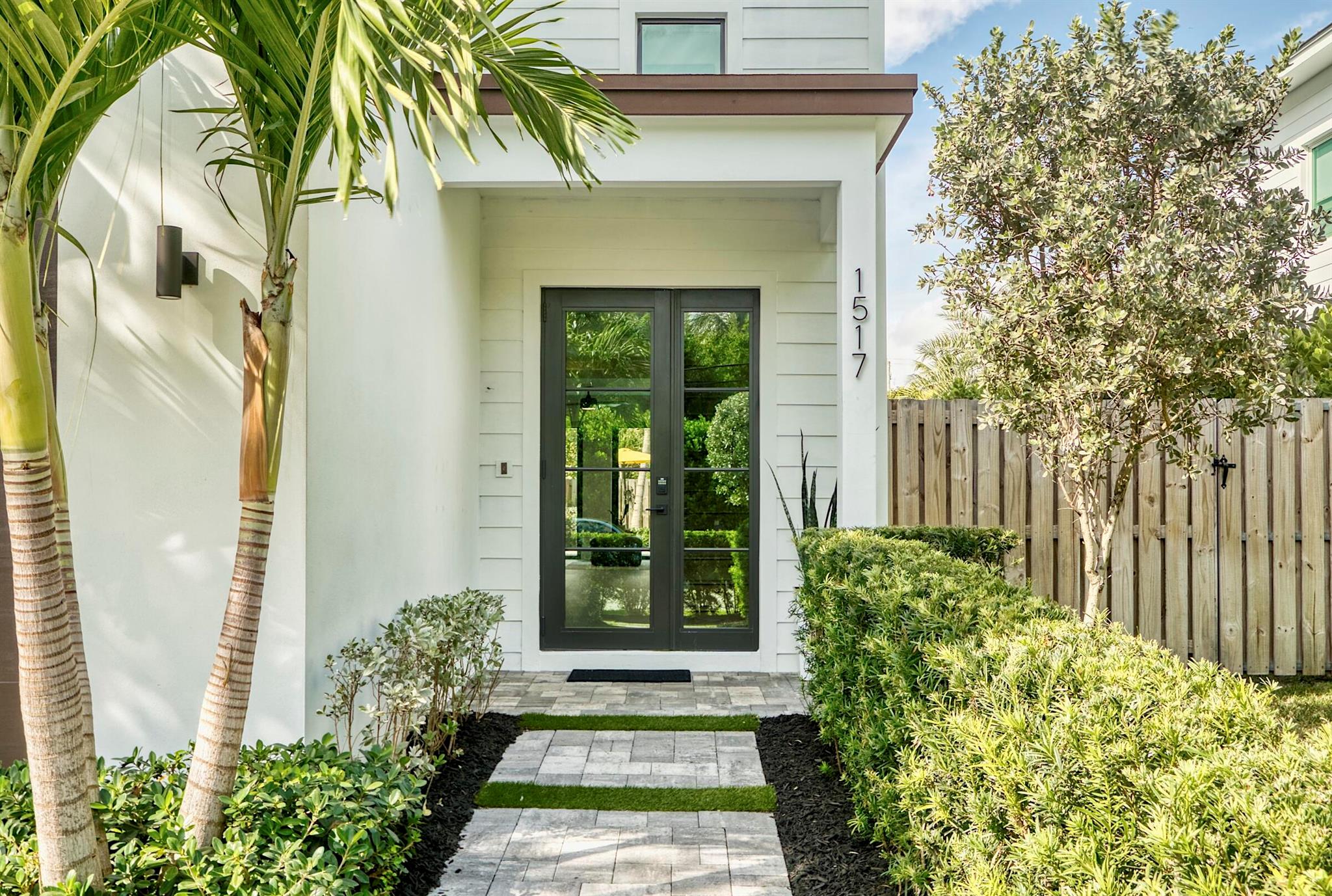 NORTH LAKE WORTH - Residential