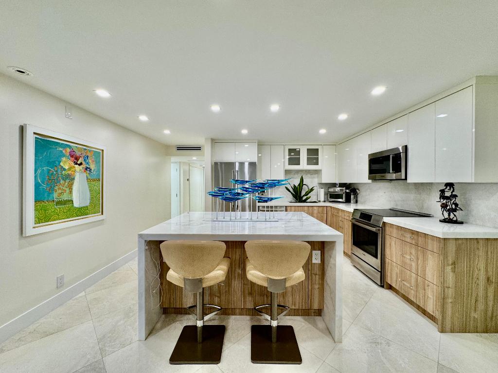 2871 N Ocean Boulevard R358