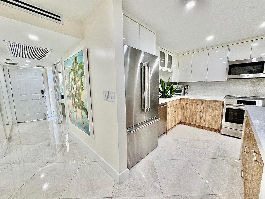 2871 N Ocean Boulevard R358