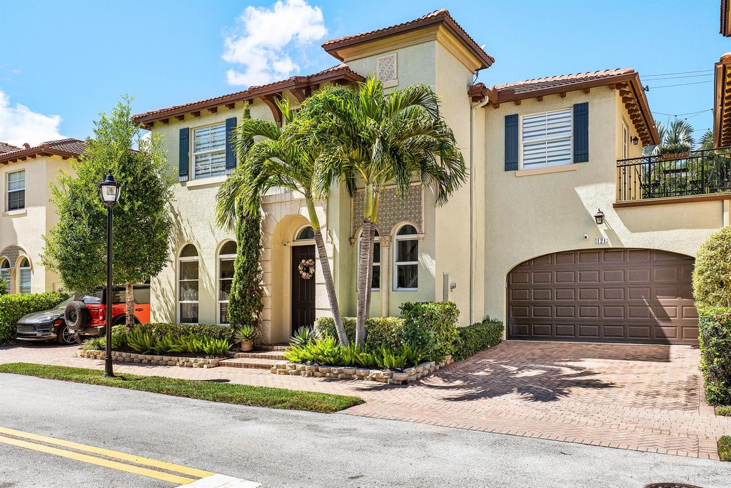 Photo of 121 Via Poinciana Lane, Boca Raton, FL 33487 (MLS # R11117052)