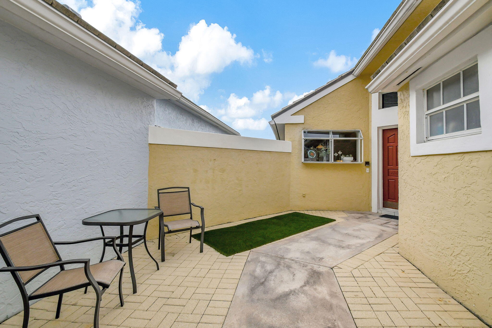 9278 Heathridge Drive