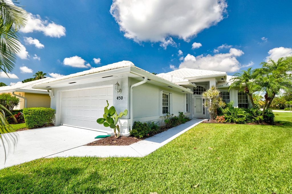 Photo of 450 SW Fairway Landing, Port Saint Lucie, FL 34986 (MLS # R11148189)