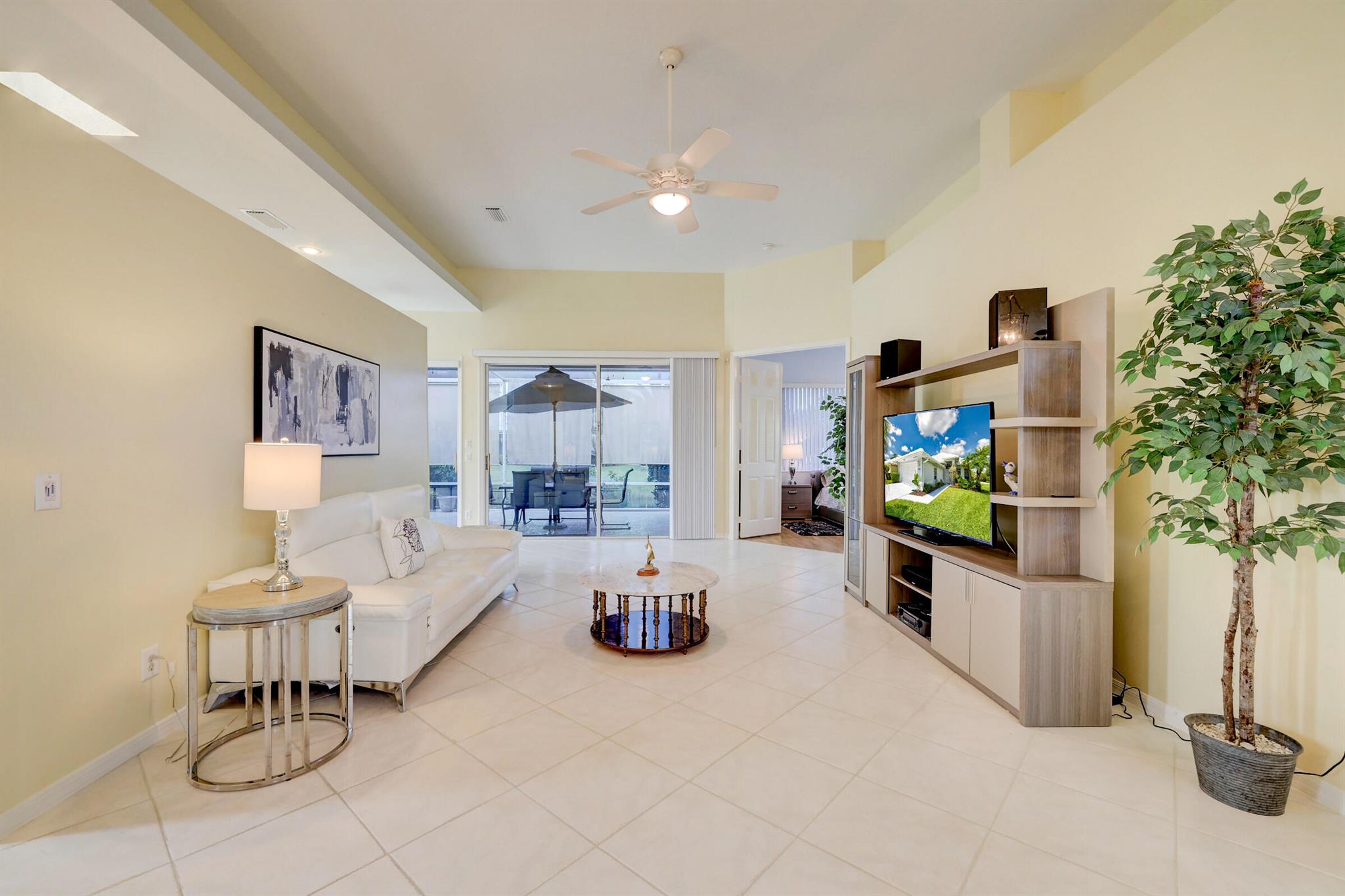 FAIRWAY ISLE PARCEL 8 BLK - Residential