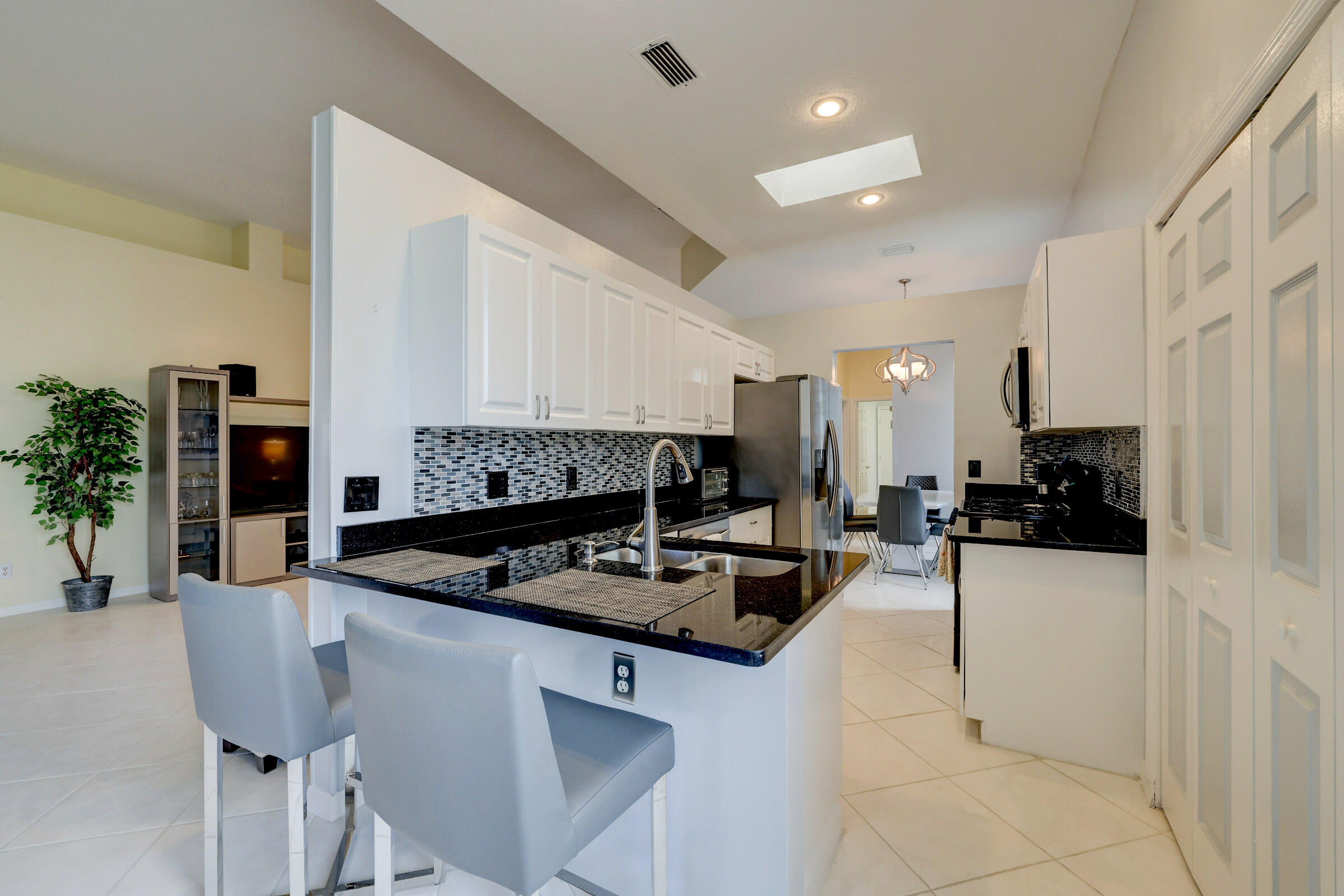 FAIRWAY ISLE PARCEL 8 BLK 15 - Residential