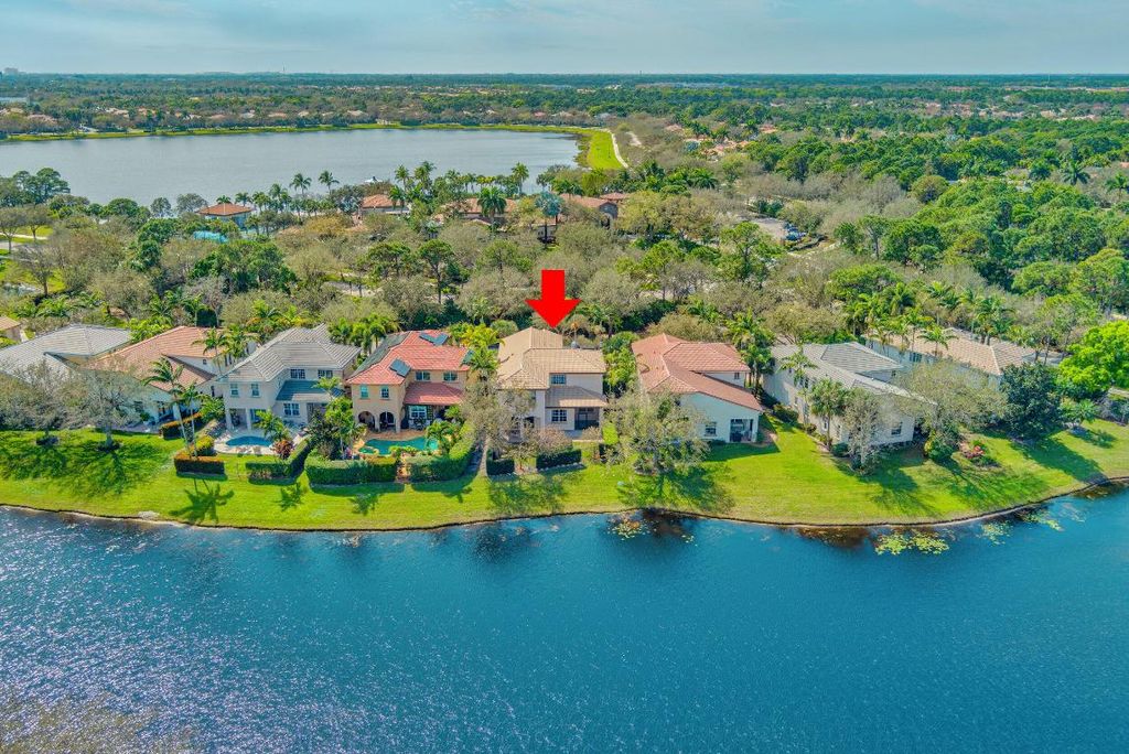 Photo of 812 Lincoln Court, Palm Beach Gardens, FL 33410 (MLS # R10970013)