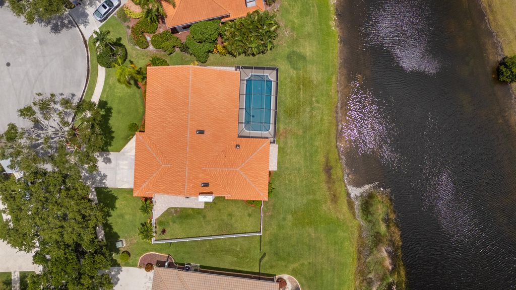 Photo of 6752 Viewpoint Court, Jupiter, FL 33458 (MLS # R10998483)