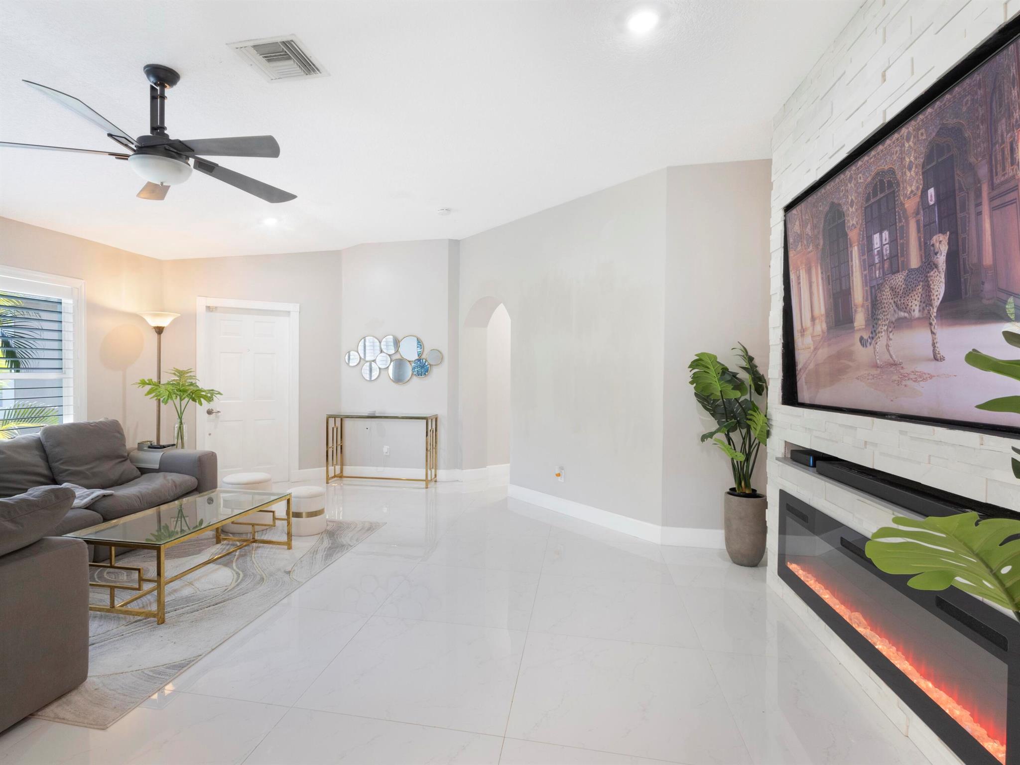 6821 Hendry Drive