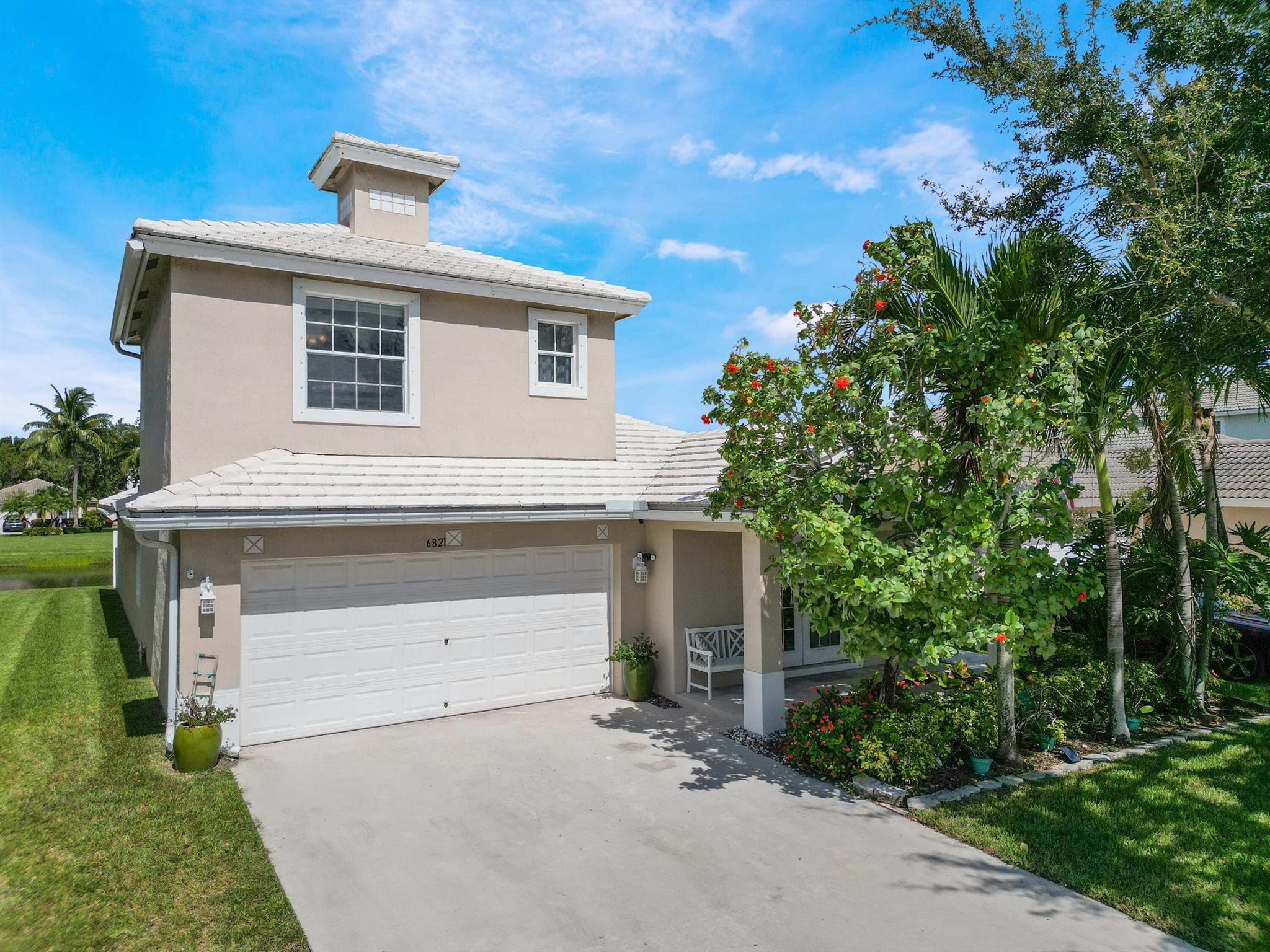 6821 Hendry Drive