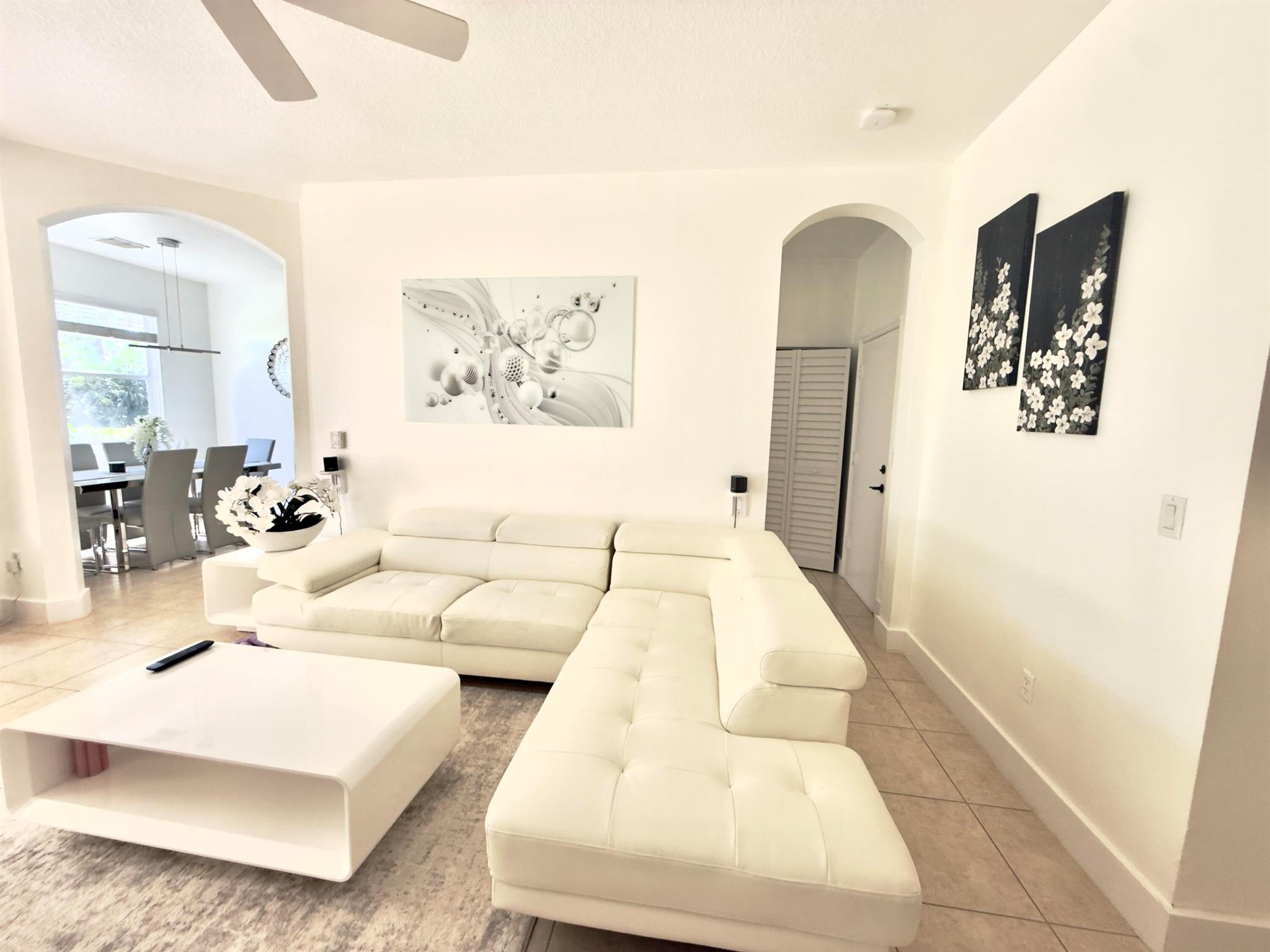 Properties 1404 Seminole Palms Drive