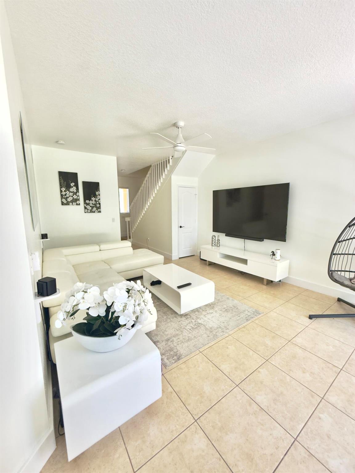 Properties 1404 Seminole Palms Drive