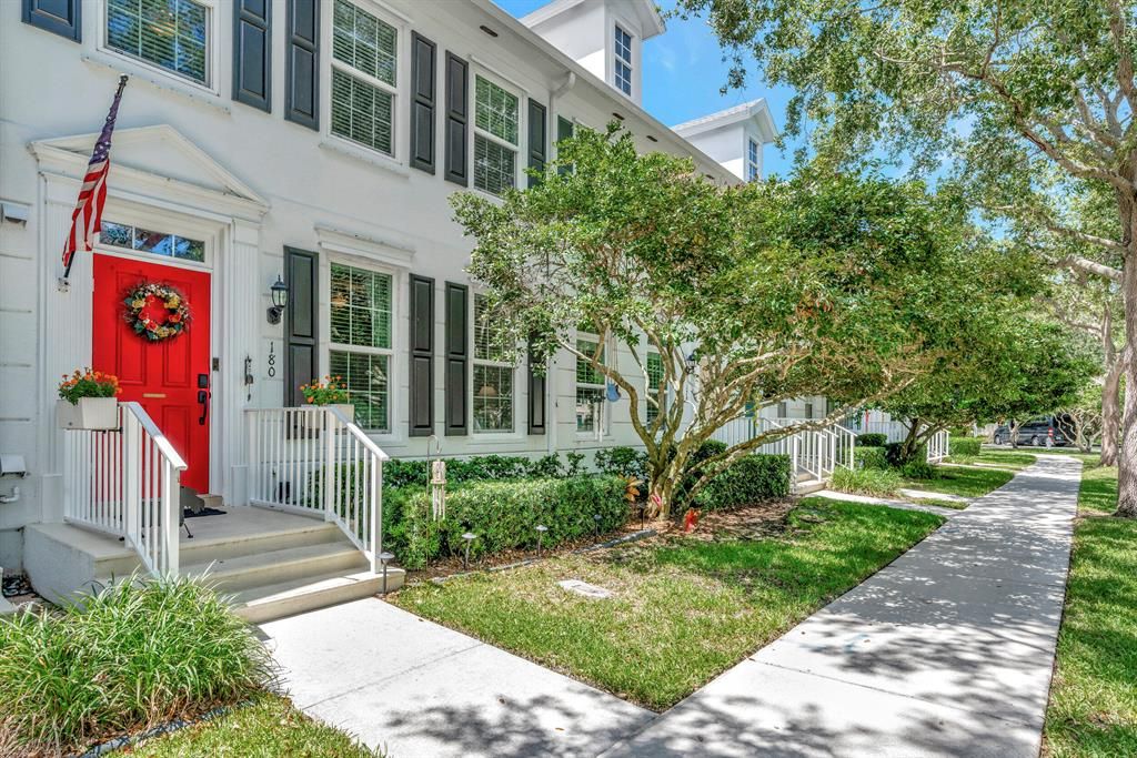 Photo of 180 Freeport Drive Dr, Jupiter, FL 33458 (MLS # R10821472)