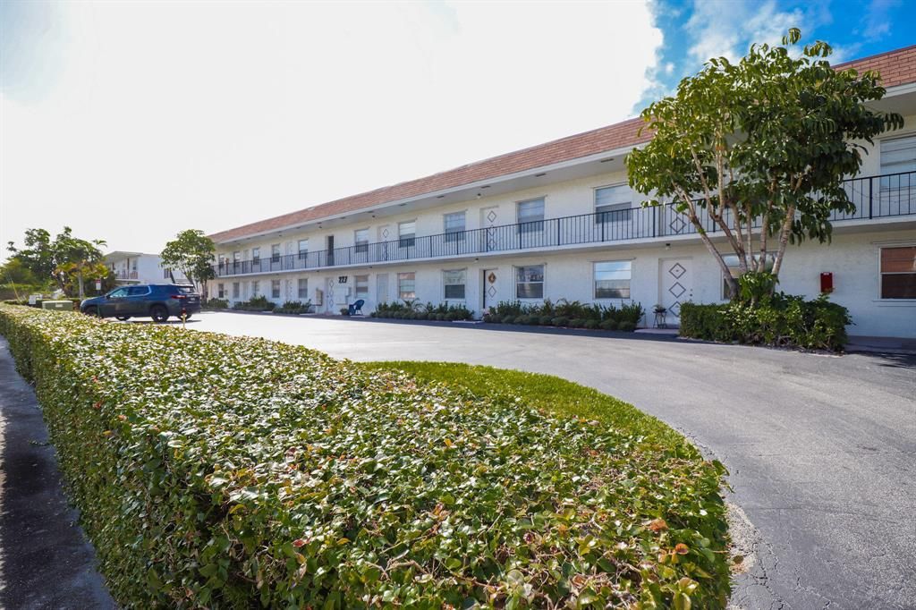 Photo of 227 Castlewood Drive #203, North Palm Beach, FL 33408 (MLS # R10683867)