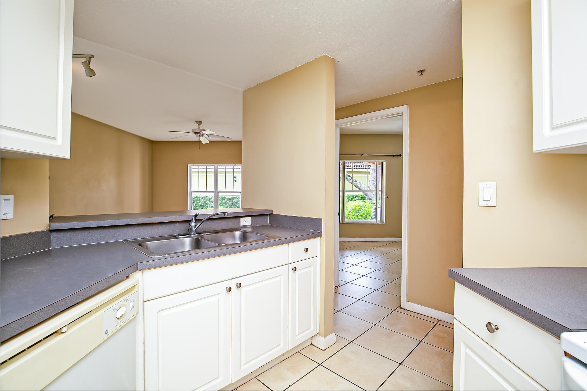 FAIRWAYS AT GRAND HARBOR - Residential Lease