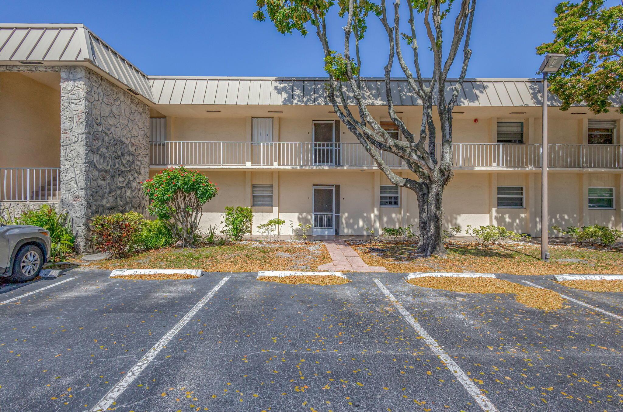10821 N Military Trail 7