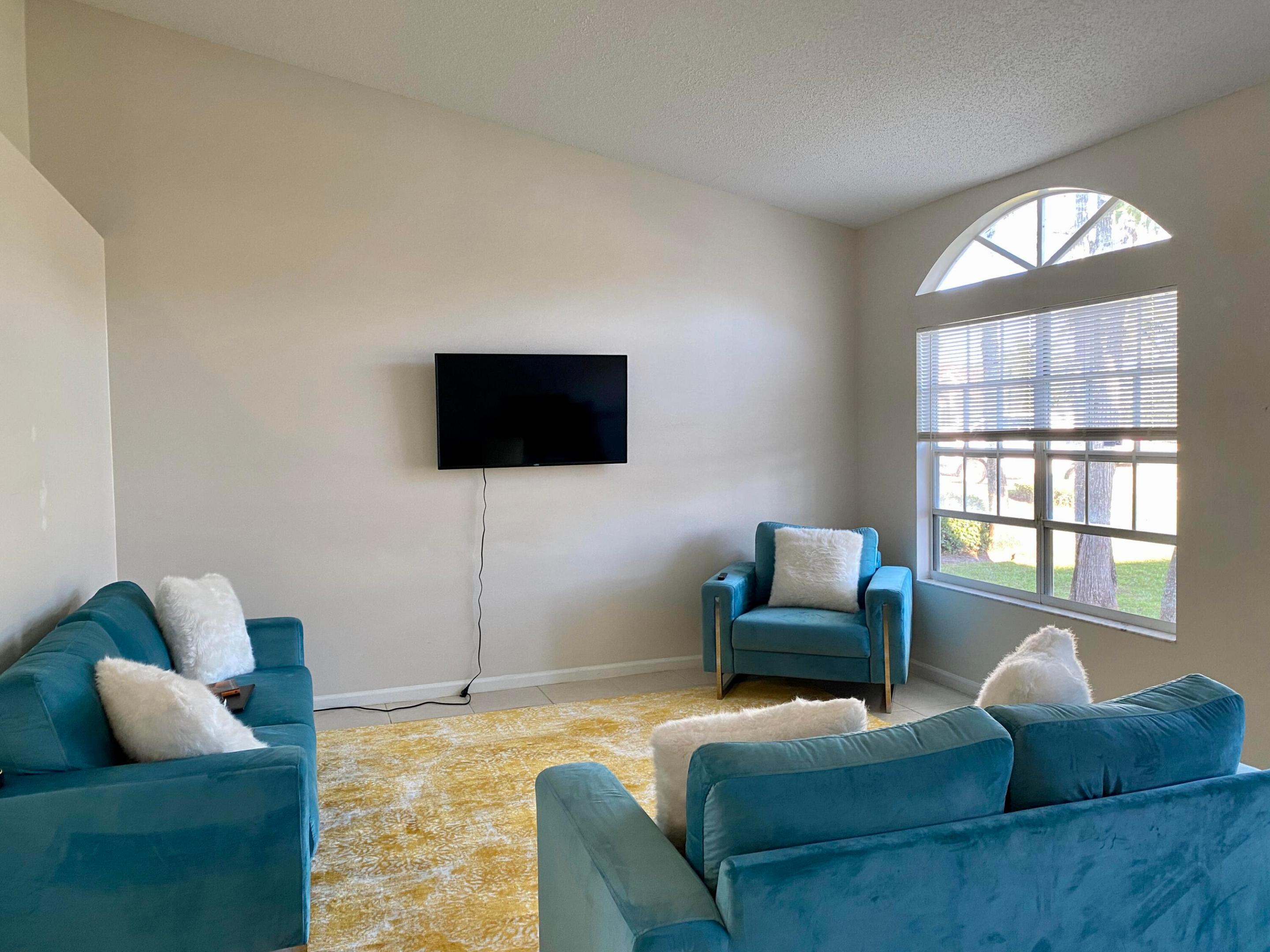 CRESTWOOD UNIT 1 PL 5 - Residential Lease