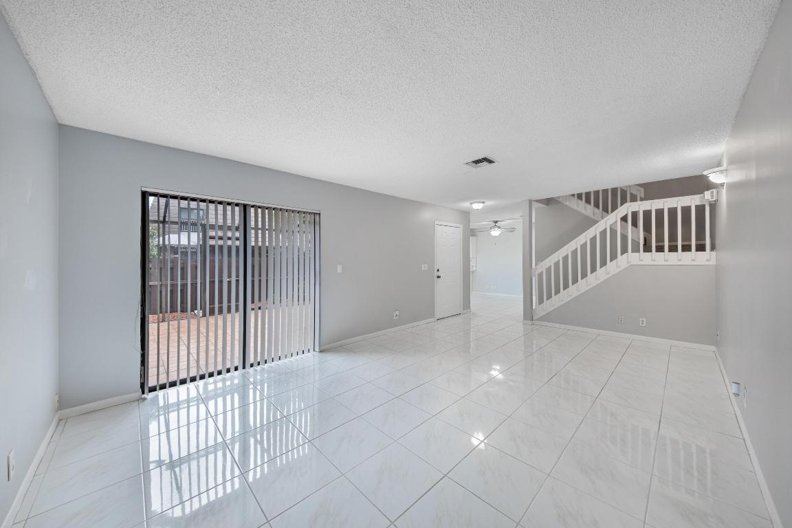 PARKSIDE - Residential Lease