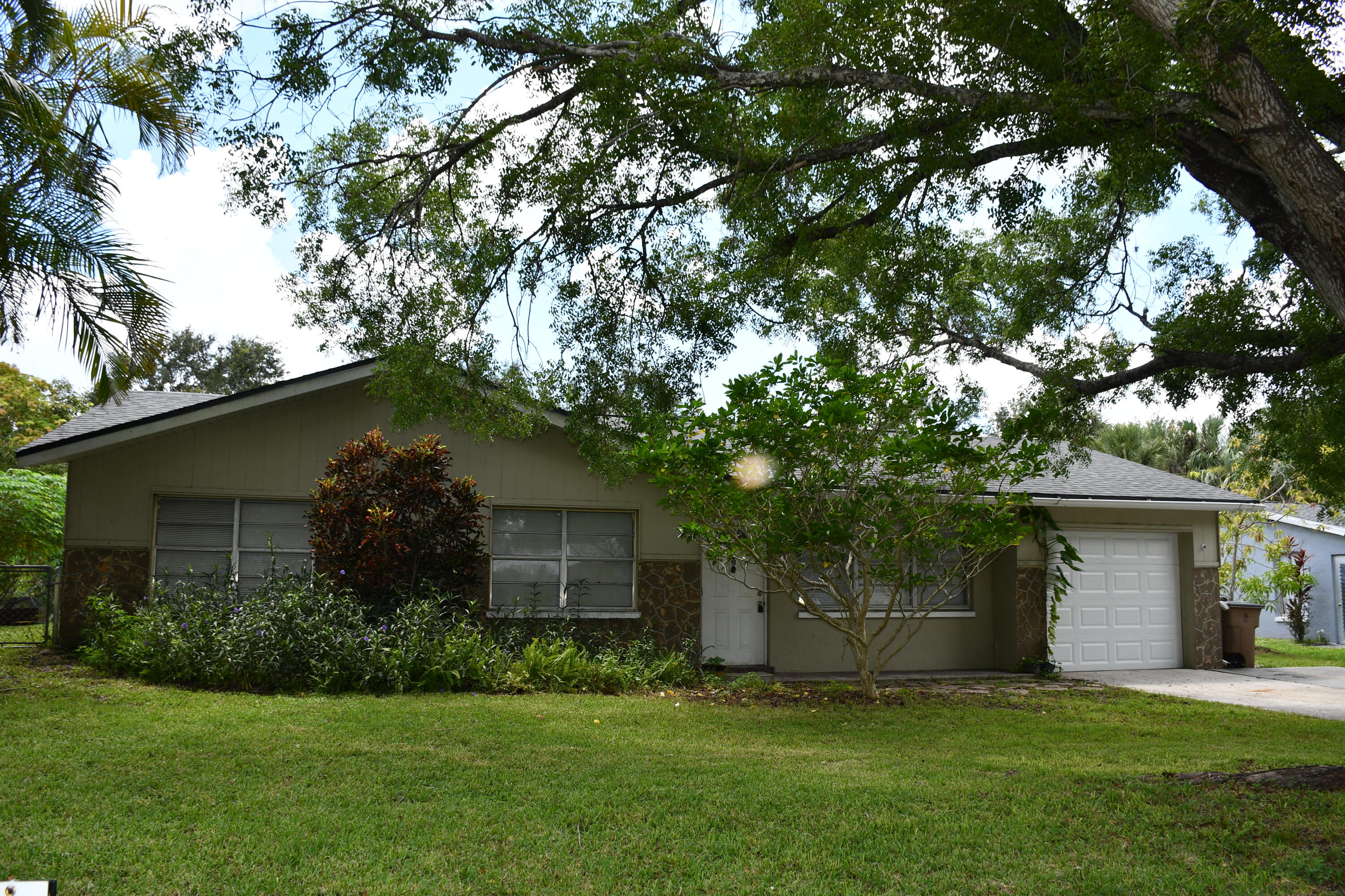 1591 SUNKIST Way