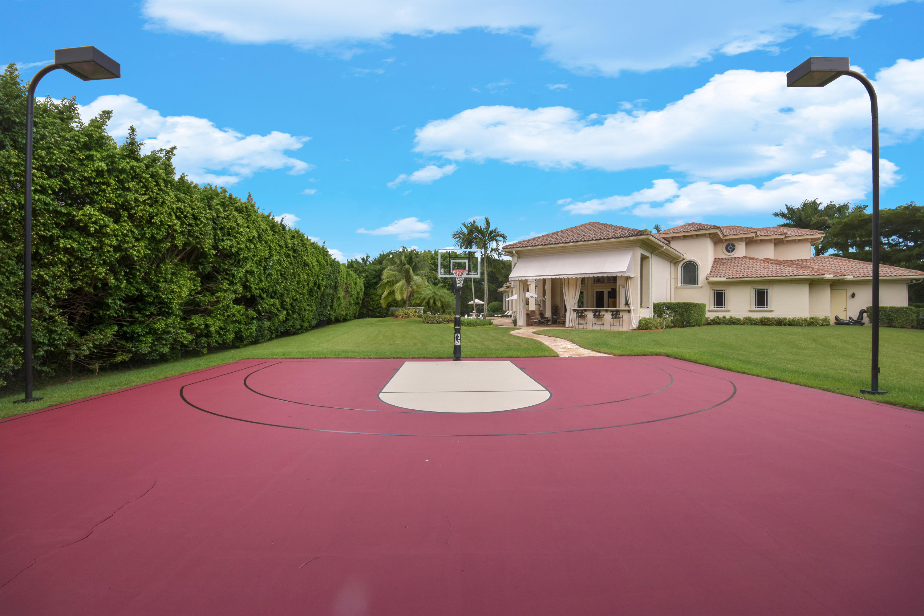 LONG LAKE ESTATES - Residential