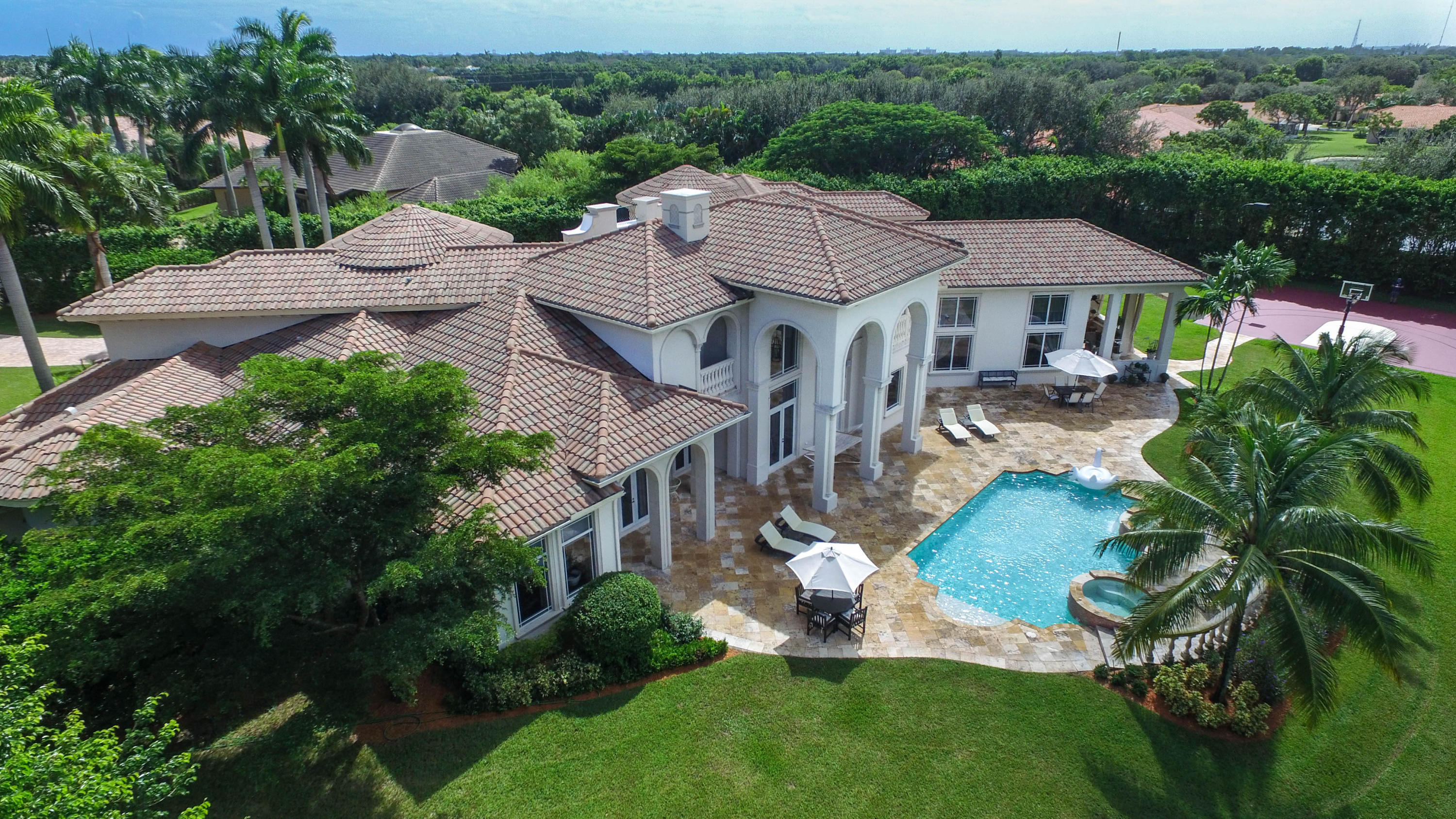 LONG LAKE ESTATES - Residential