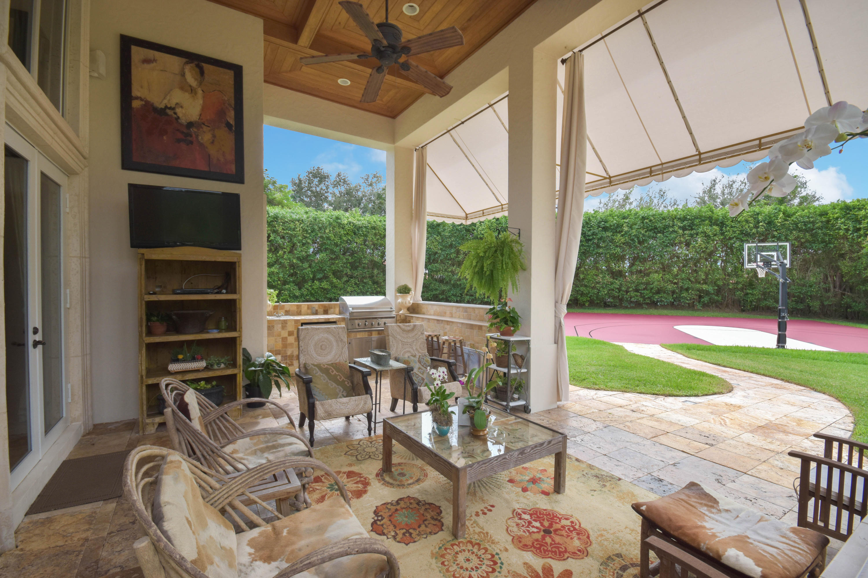 LONG LAKE ESTATES - Residential