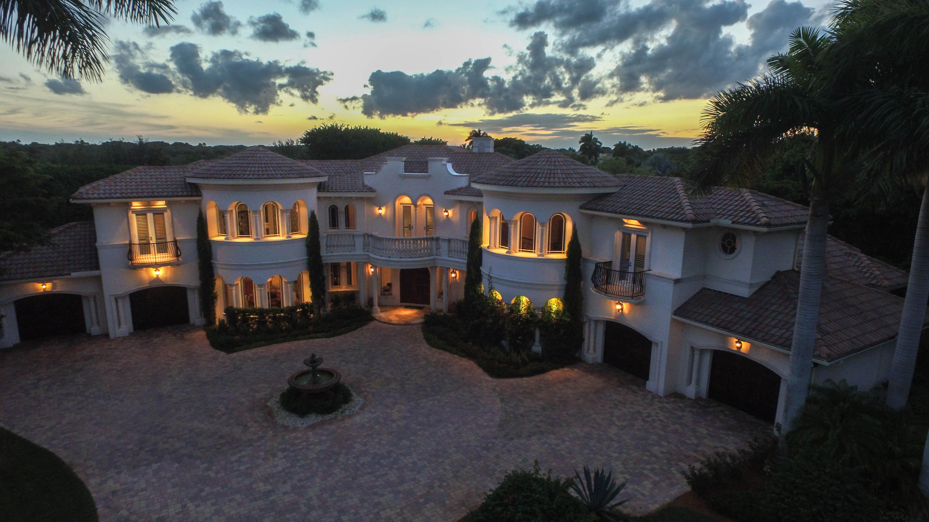 LONG LAKE ESTATES - Residential