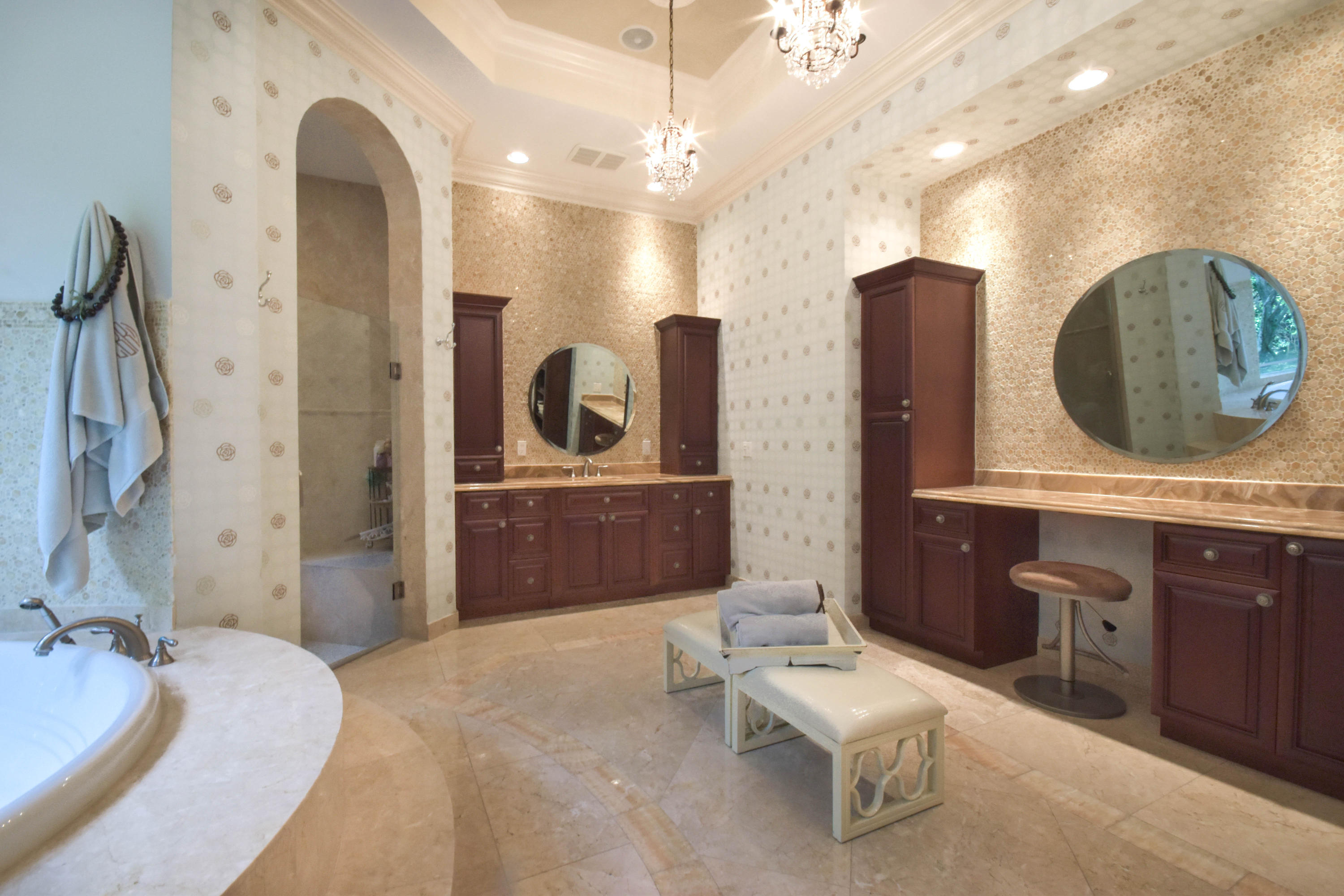 LONG LAKE ESTATES - Residential