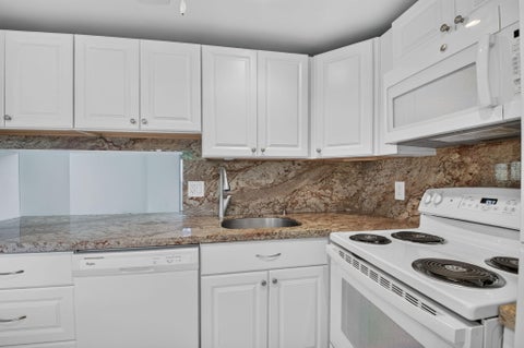 Tiny photo for 2615 NE 3rd Court #2130, Boynton Beach, FL 33435 (MLS # B26091199)