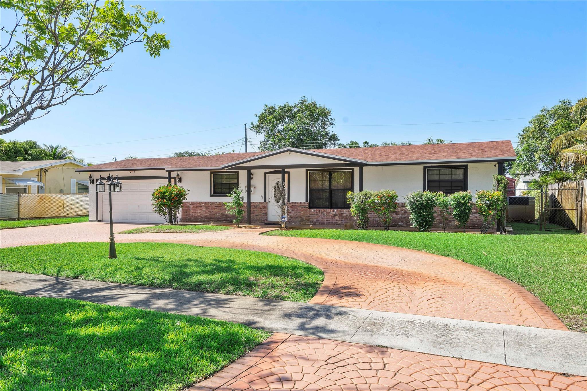 4421 NW 3rd Pl