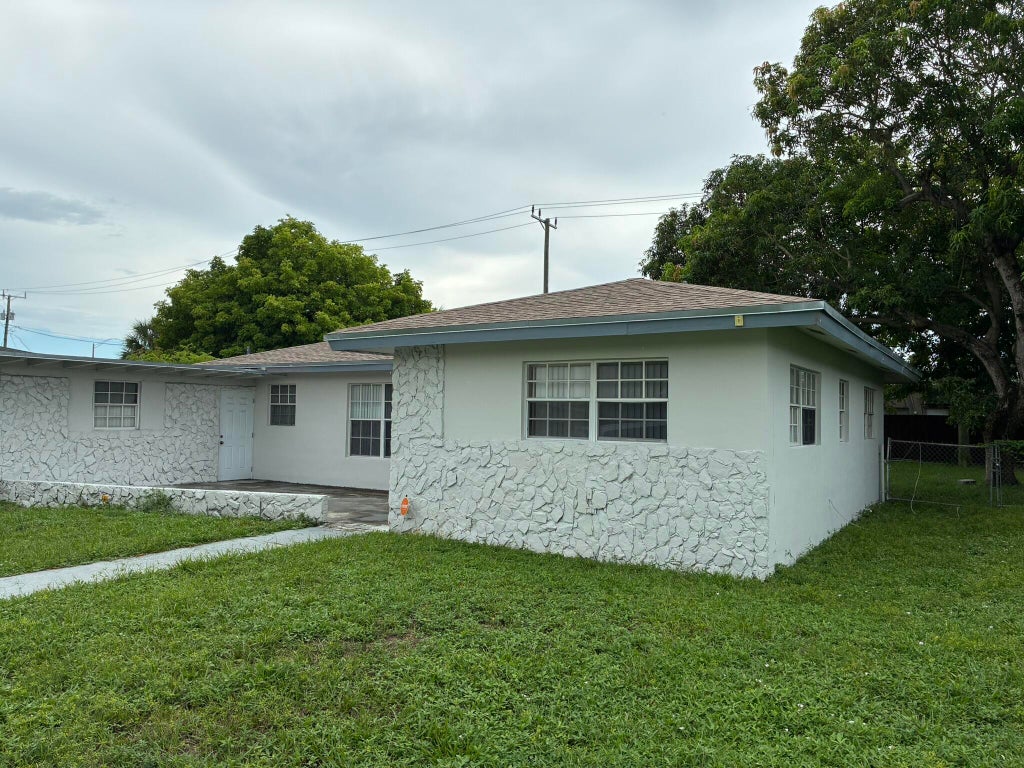 Photo of 3307 AUBURN Boulevard, Fort Lauderdale, FL 33312 (MLS # B26074180)