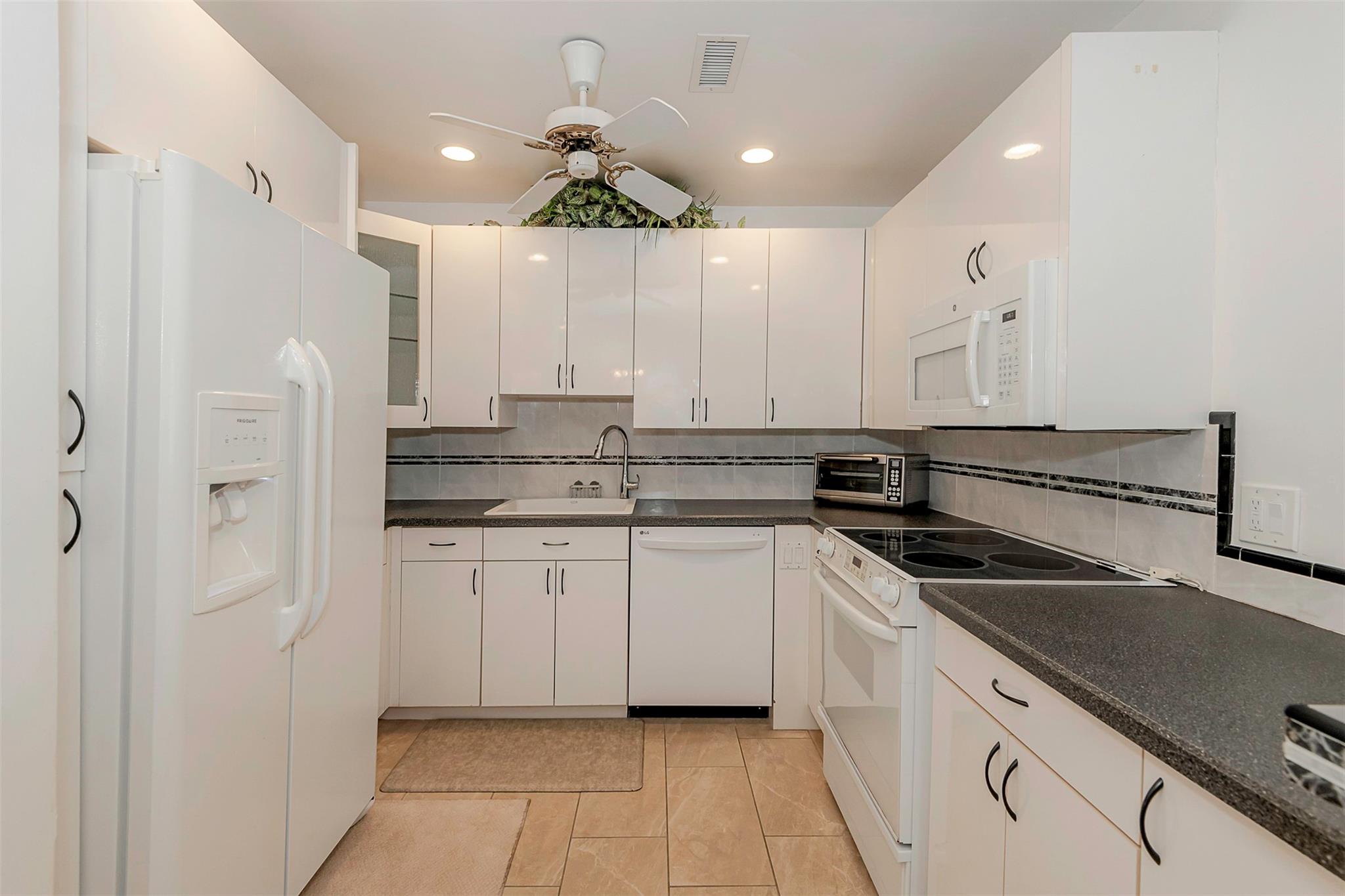 Bay Colony Club Condo - Residential