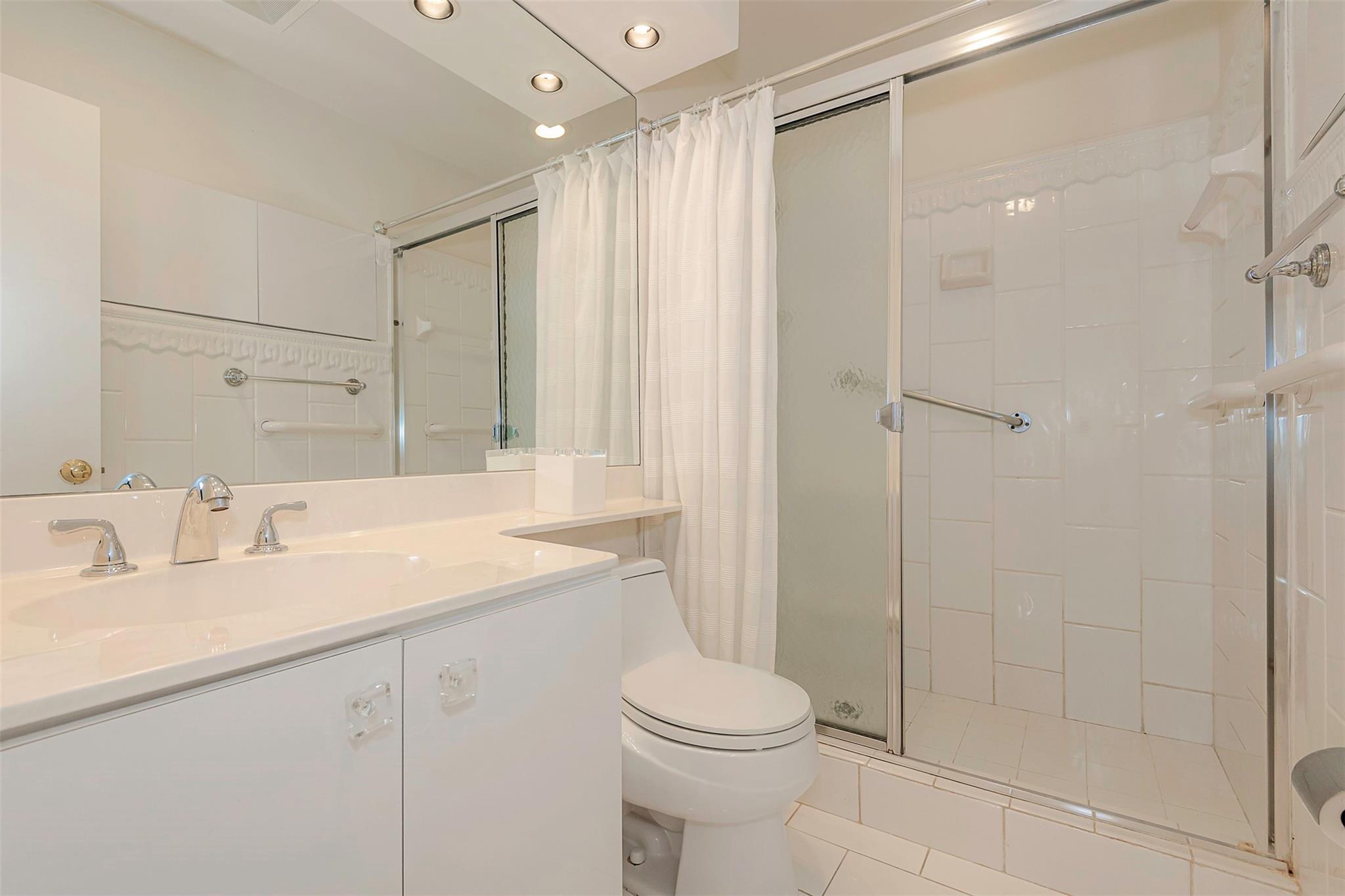 Bay Colony Club Condo - Residential