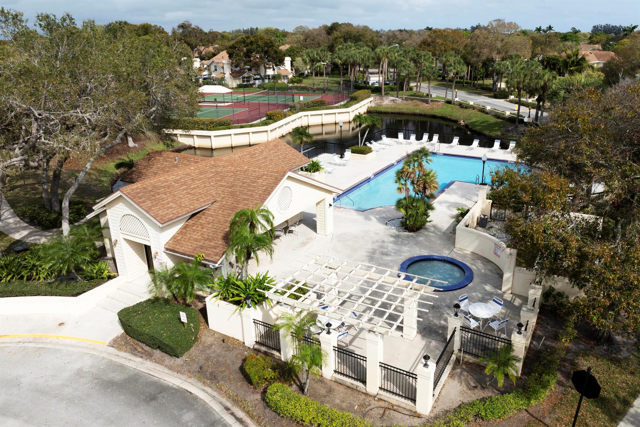 WELLESLEY AT LAKE CLARKE - Residential