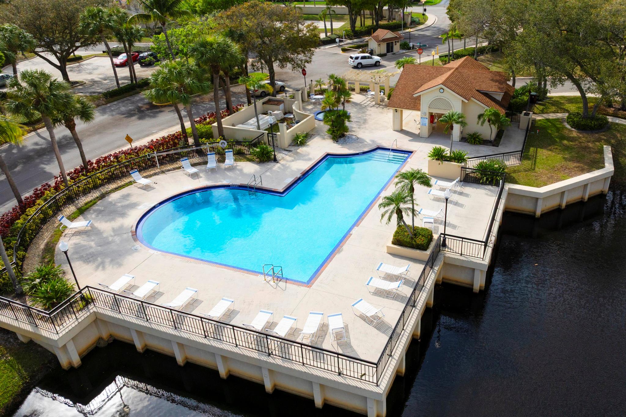 WELLESLEY AT LAKE CLARKE - Residential