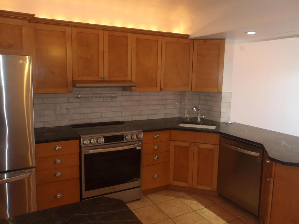 Photo of 896 N Federal Highway #431, Lantana, FL 33462 (MLS # B26011794)