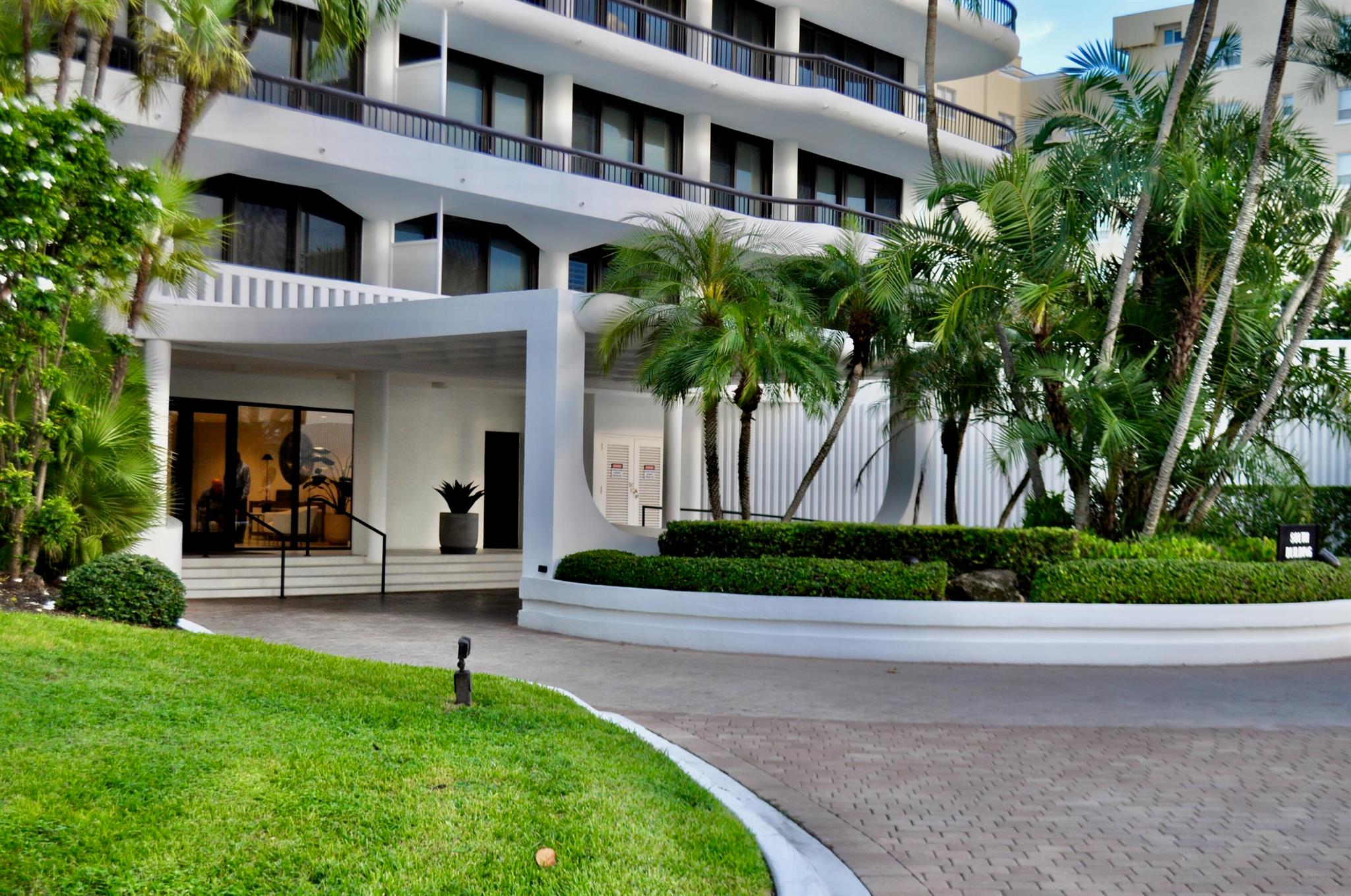 BEACH POINT CONDO - Residential Lease