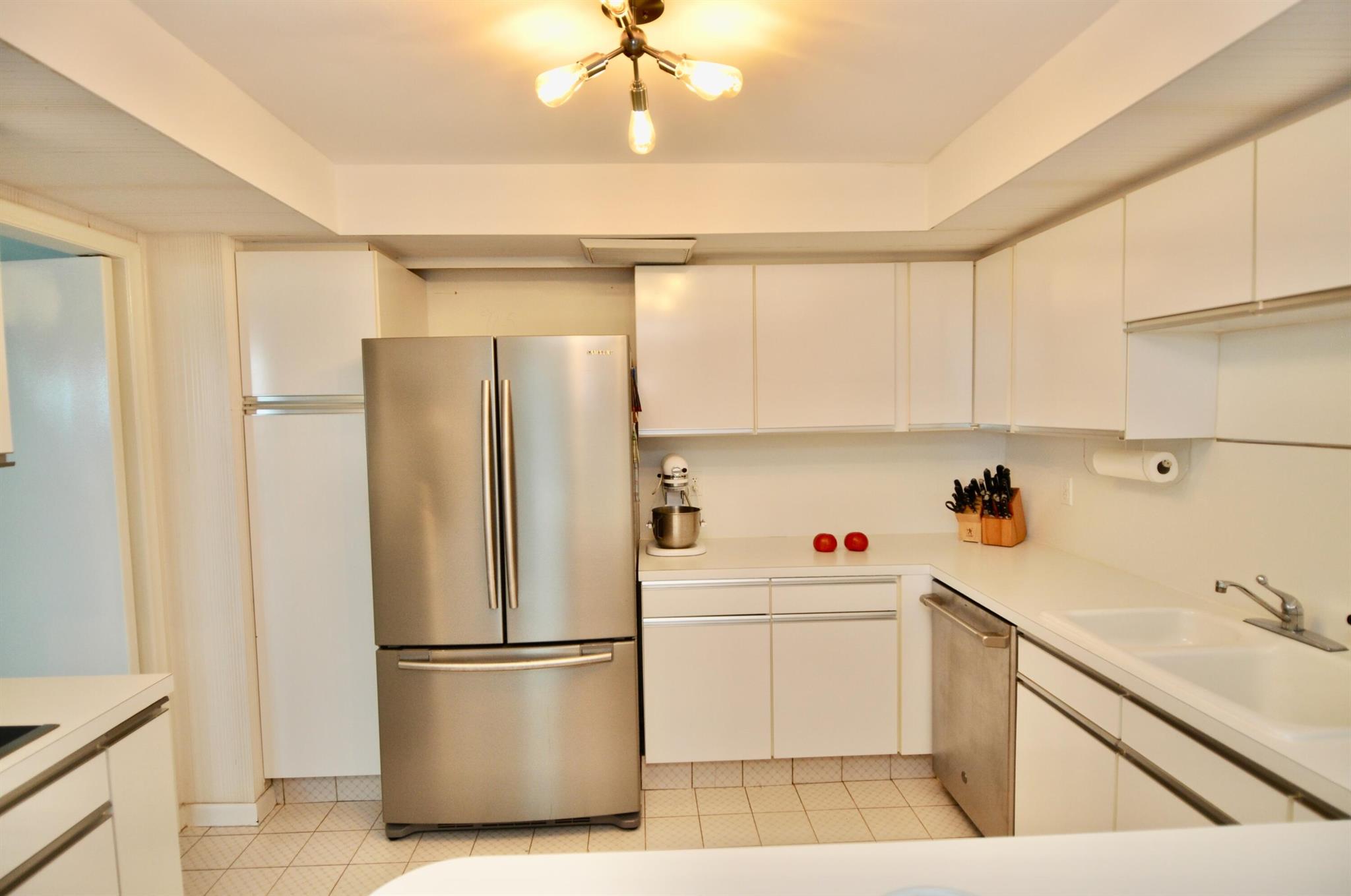 BEACH POINT CONDO - Residential Lease