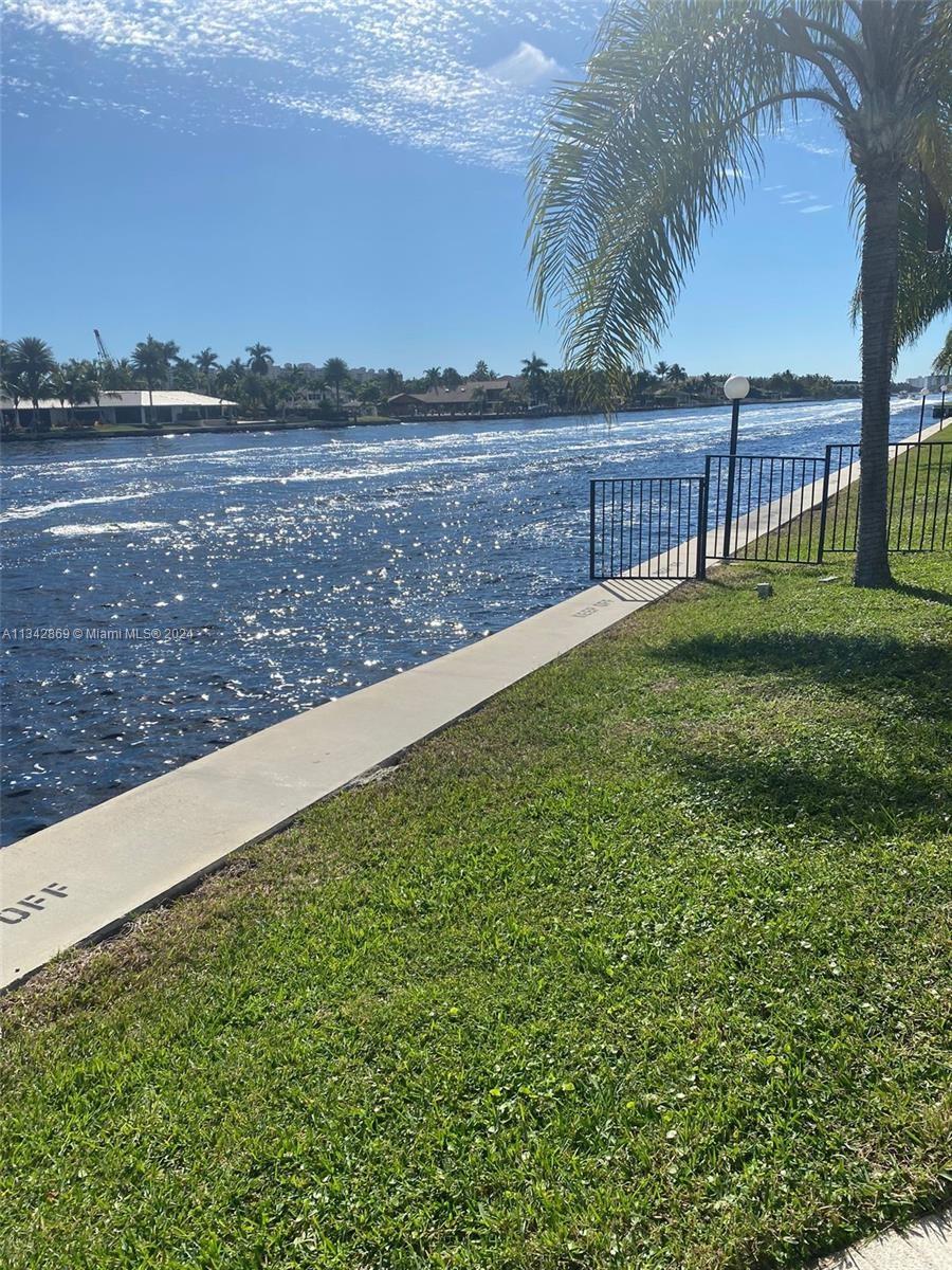 BAY COLONY CLUB CONDO - Residential Lease