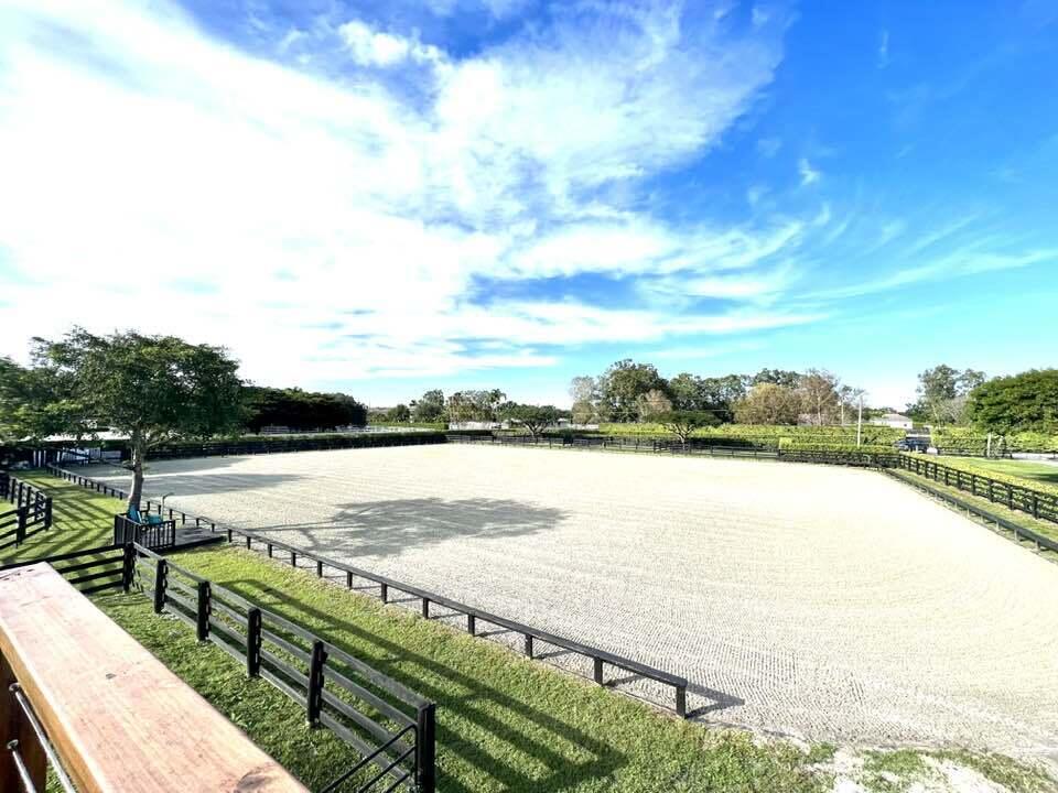 SADDLE TRAIL PARK OF WELLINGTON - Residential