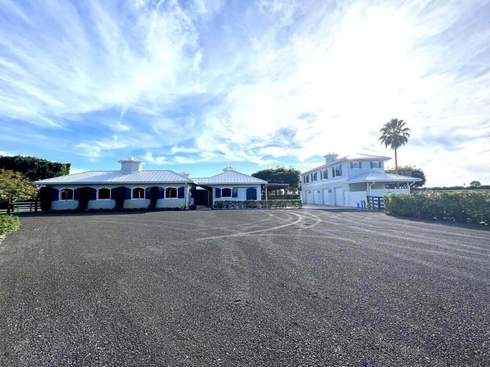 SADDLE TRAIL PARK OF WELLINGTON - Residential