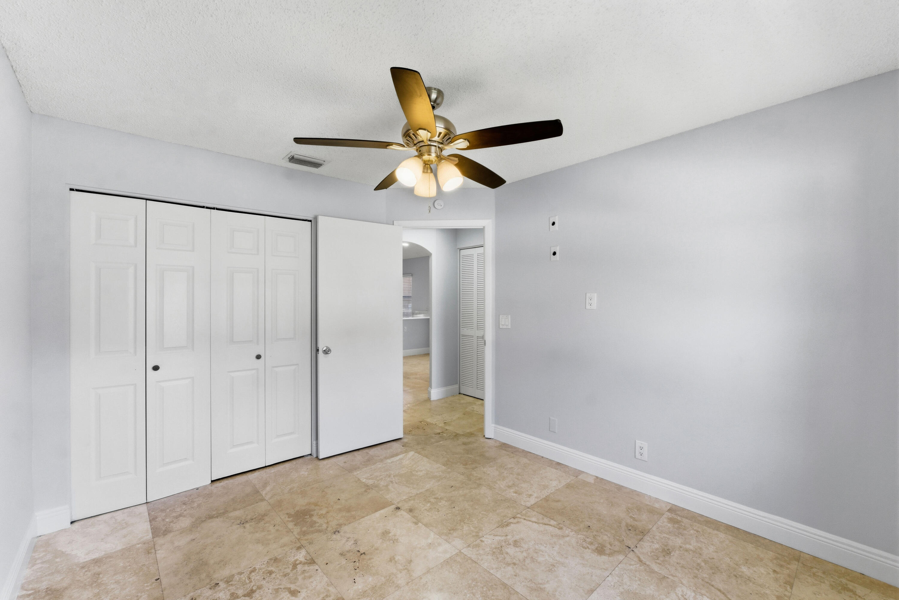 BOCA CHASE TR 4 - Residential Lease