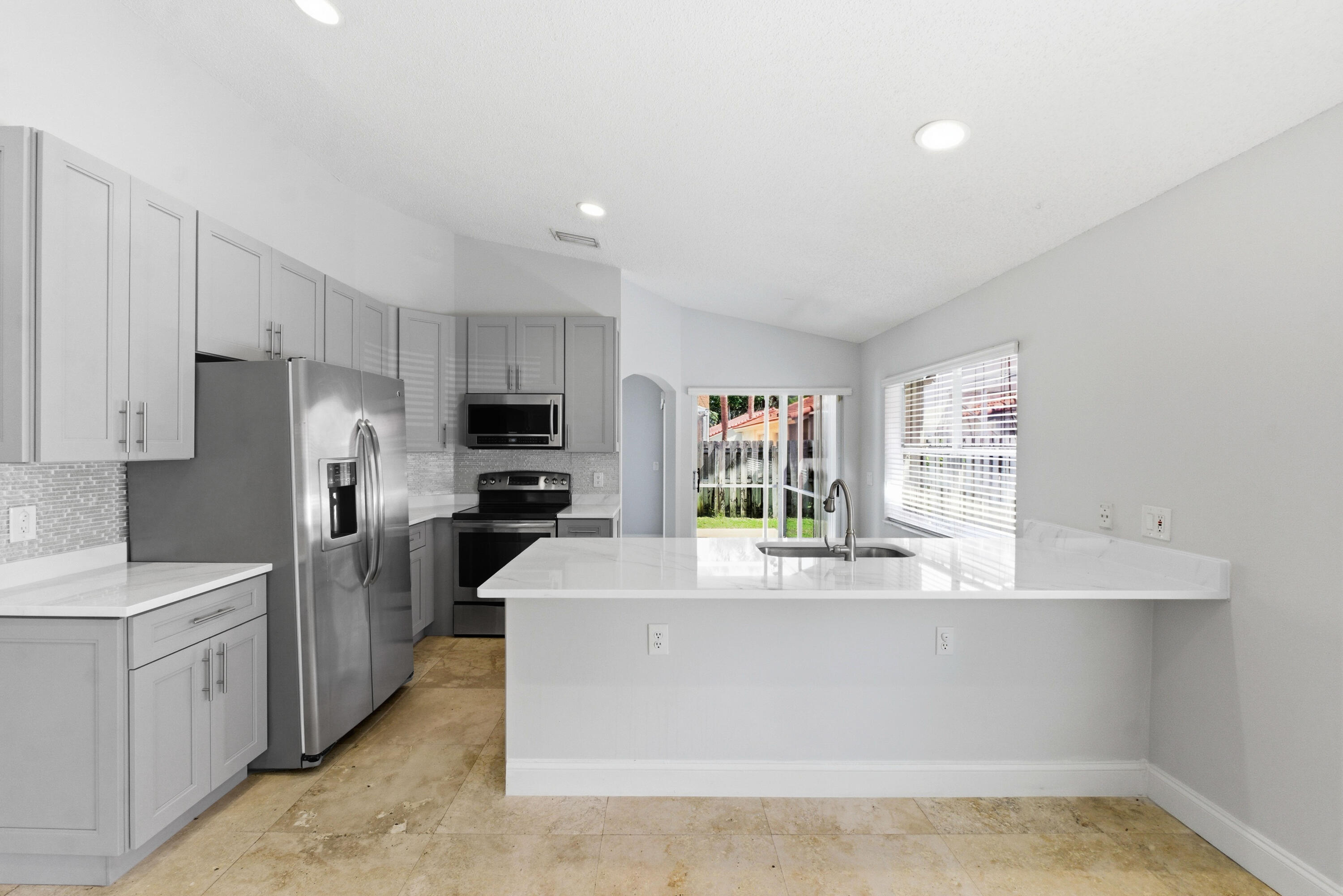 BOCA CHASE TR 4 - Residential Lease