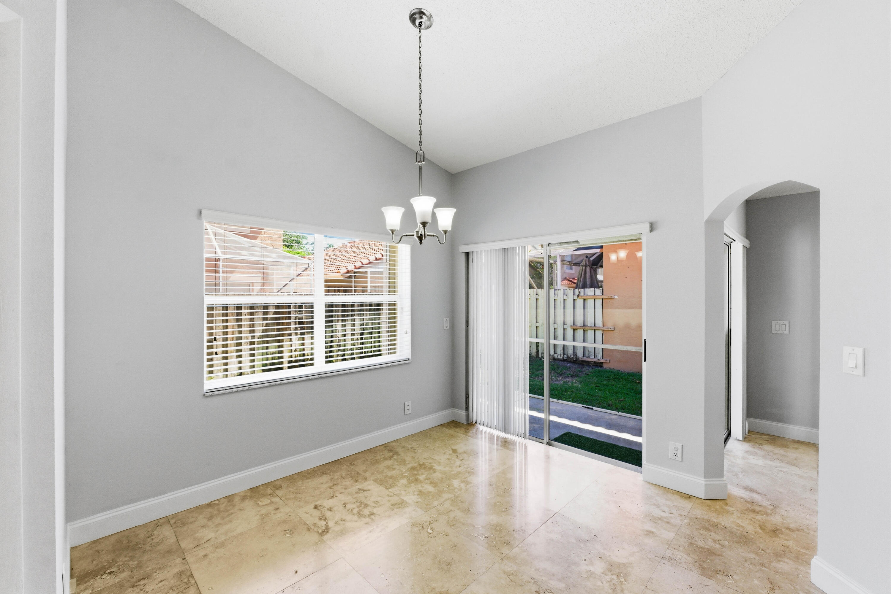 BOCA CHASE TR 4 - Residential Lease