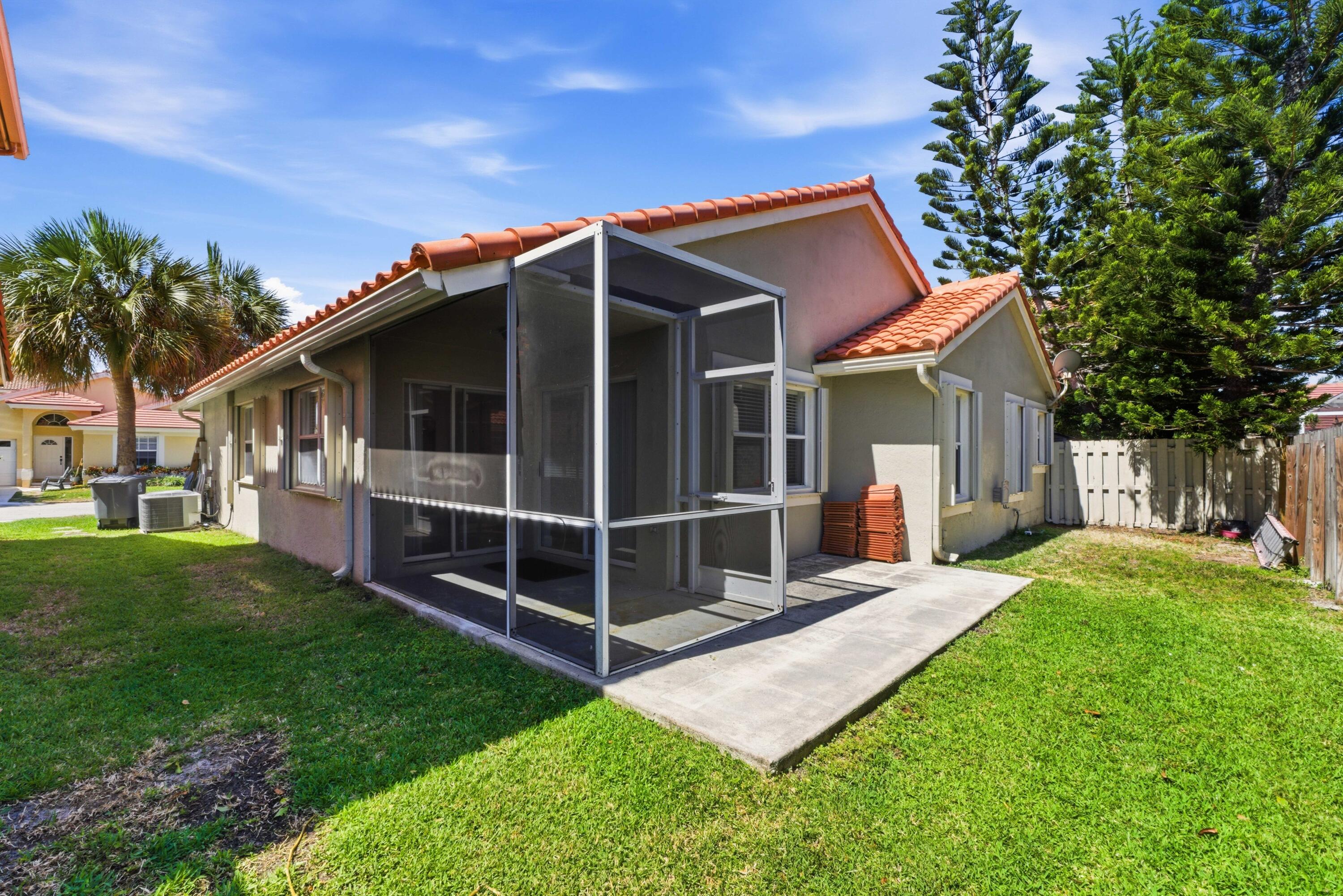 BOCA CHASE TR 4 - Residential Lease