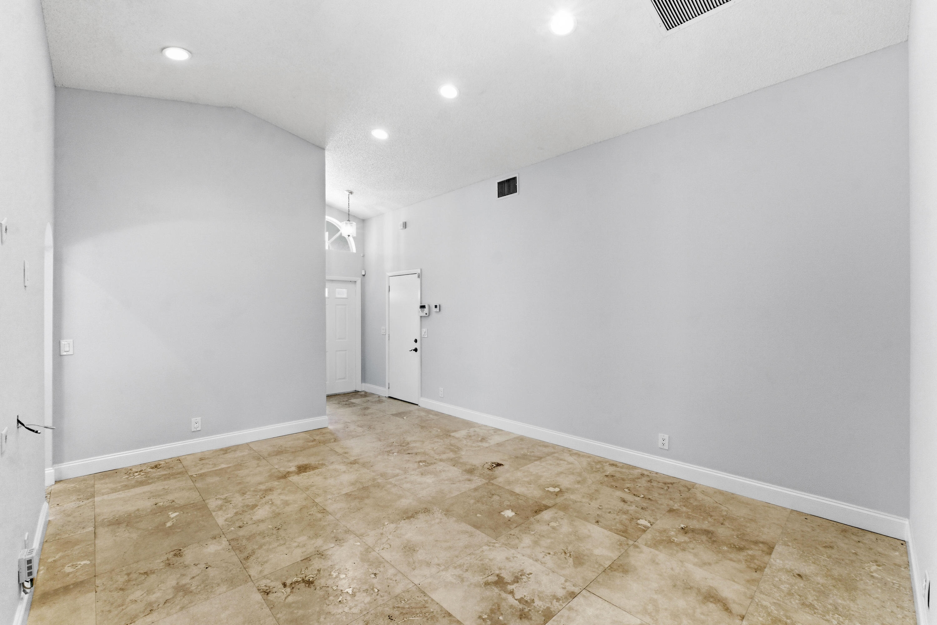 BOCA CHASE TR 4 - Residential Lease