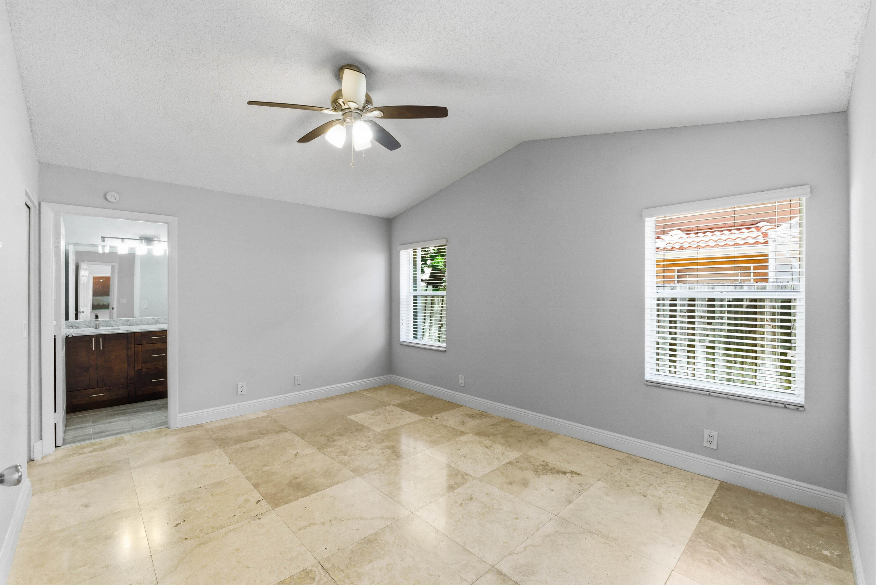 BOCA CHASE TR 4 - Residential Lease