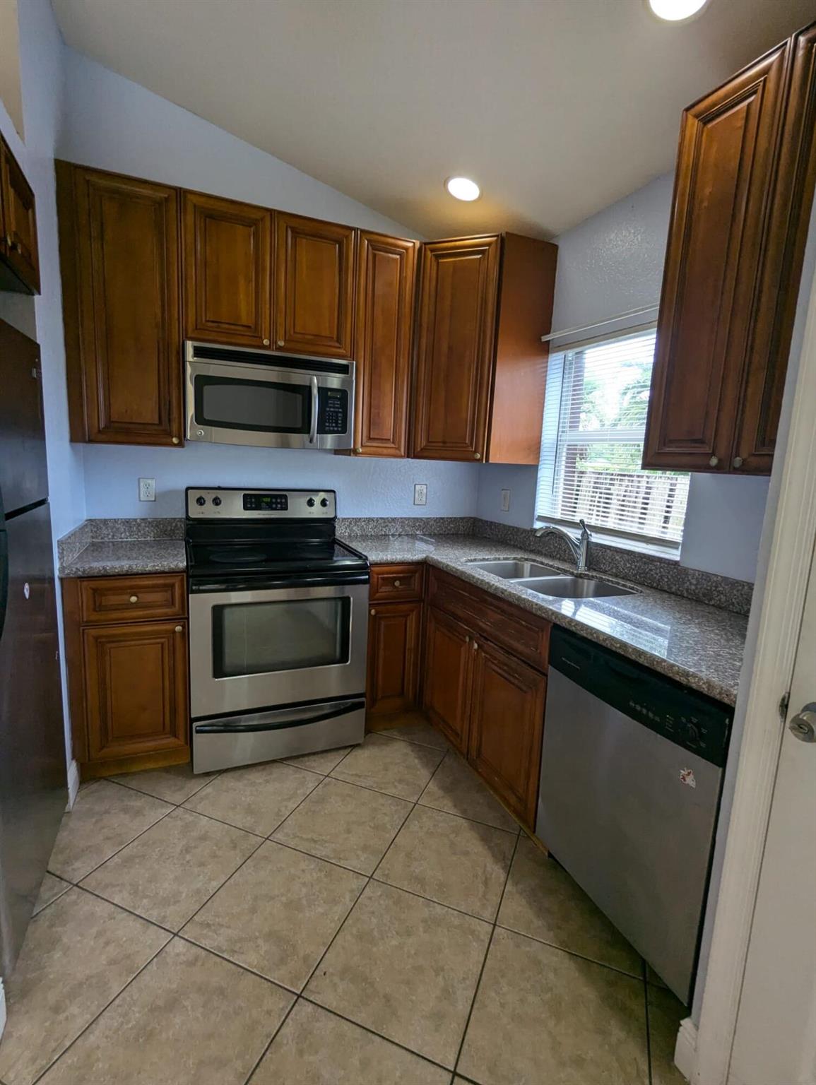 KENWOOD - Residential Lease