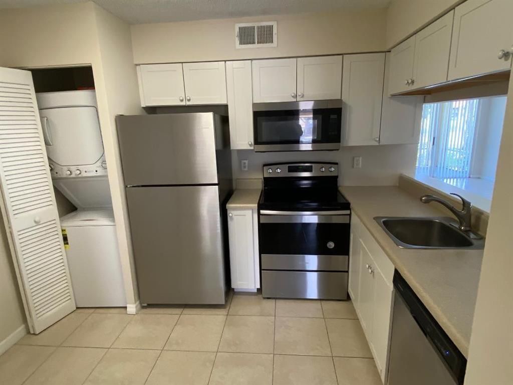 Photo of 7108 Glenmoor Drive #7108, West Palm Beach, FL 33409 (MLS # B26040443)